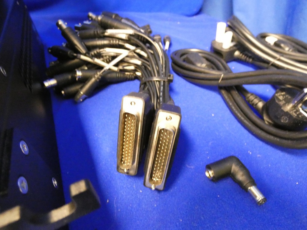 Quicklink ST500 Studio-In-A-Box & ST200 Encoder & Decoder, Case, Scarlett 2i2