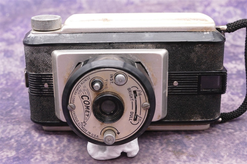 Zenith Camera Corp. Comet 127 Film Camera