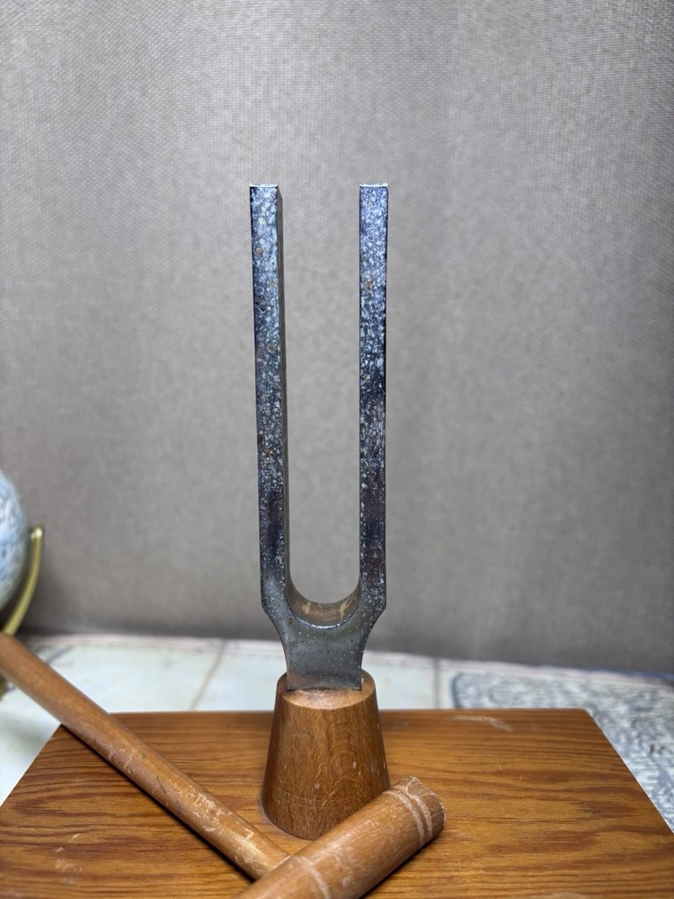 Vintage Chrome Tuning Fork – 435 Hz (A Note) – Decorative & Functional