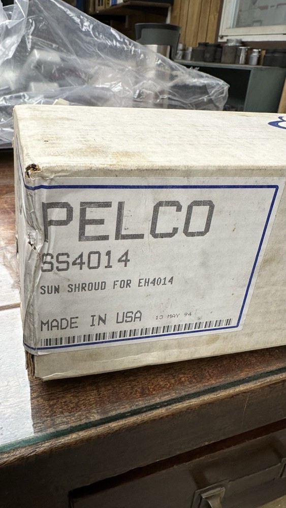 Pelco SS4014 Sun Shroud
