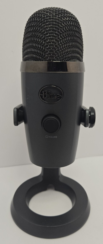 Yeti Blue Podcasting Microphone w/ Hard Shell Case