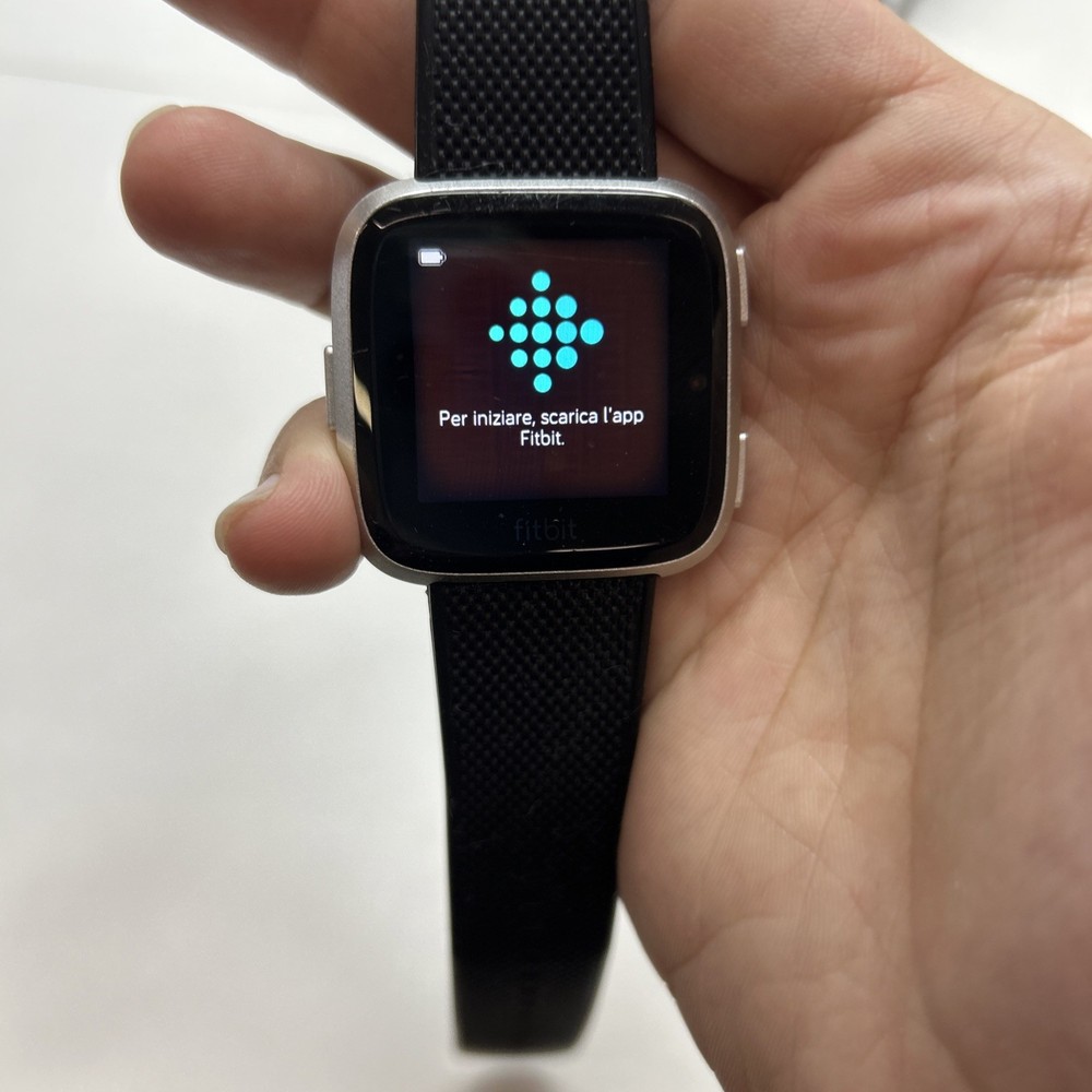 Black Size Small Fitbit Versa With Box And Charger - Tested READ