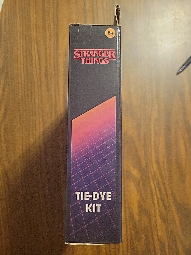 Stranger Things Netflix Tie-dye Kit NEW IN BOX
