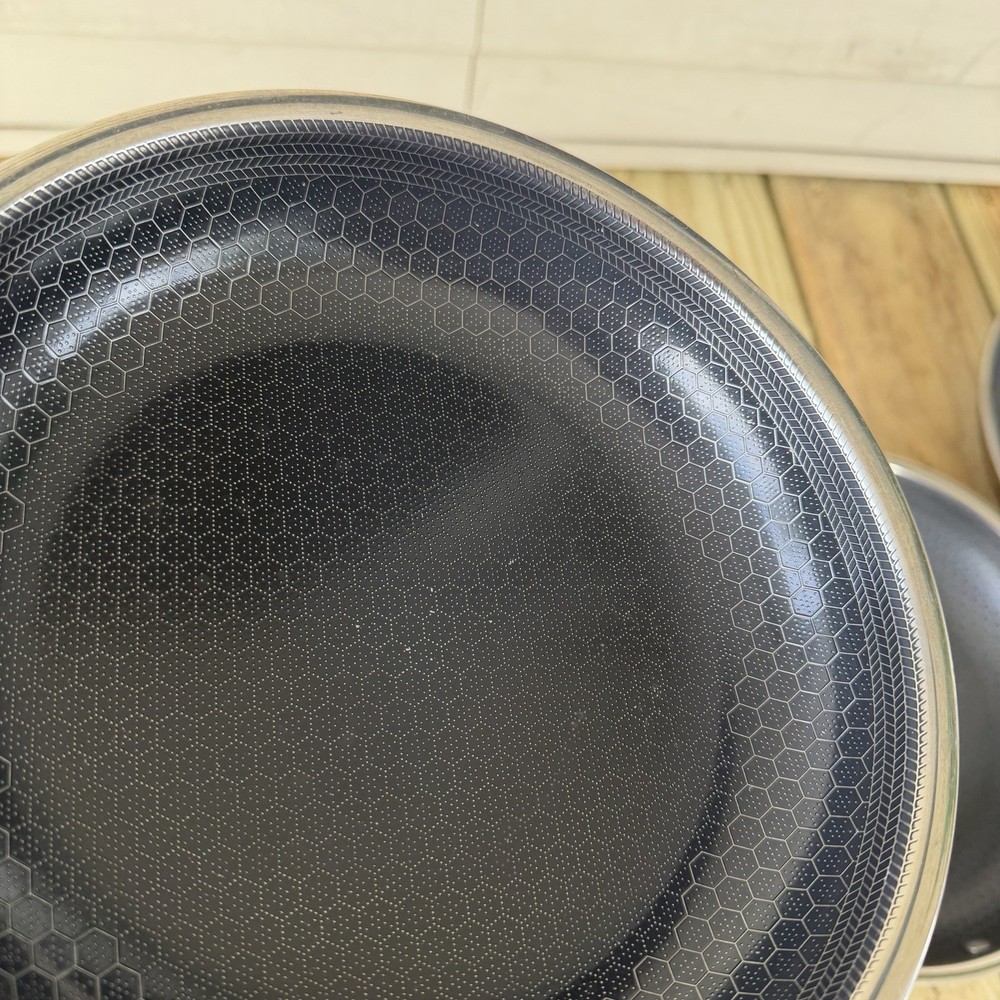 Hexclad Hybrid Cookware 8 Piece Set Preowned Great Condition