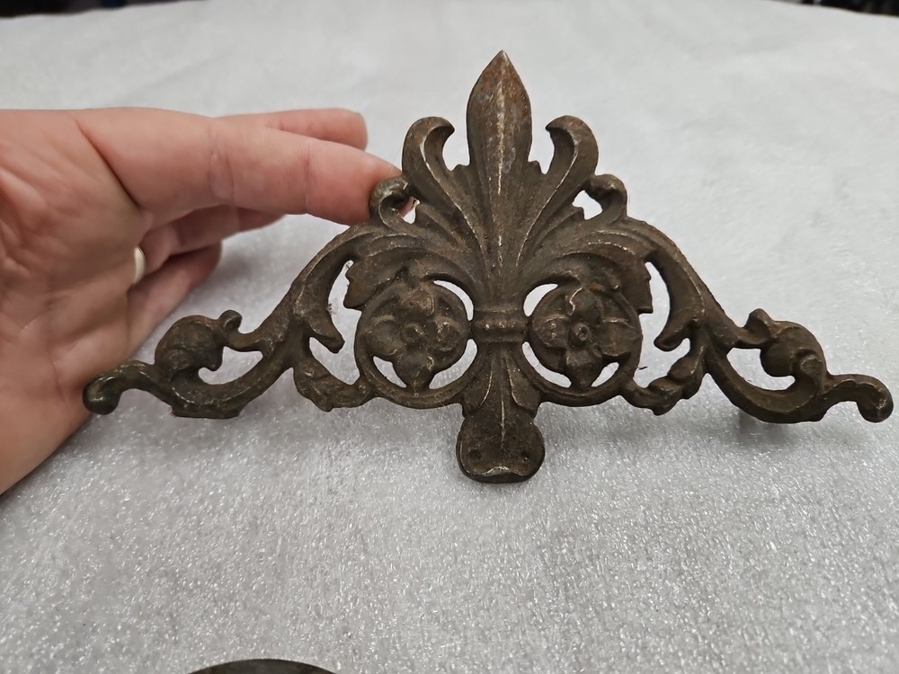 Antique Hardware Morris Chair, Mirror Pivots, Radiator Knobs, Ornate Inv#E162