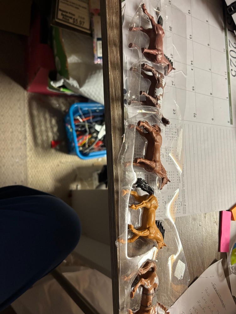 2."LONG  HORSE   SET, NO PACKAGING # C 85