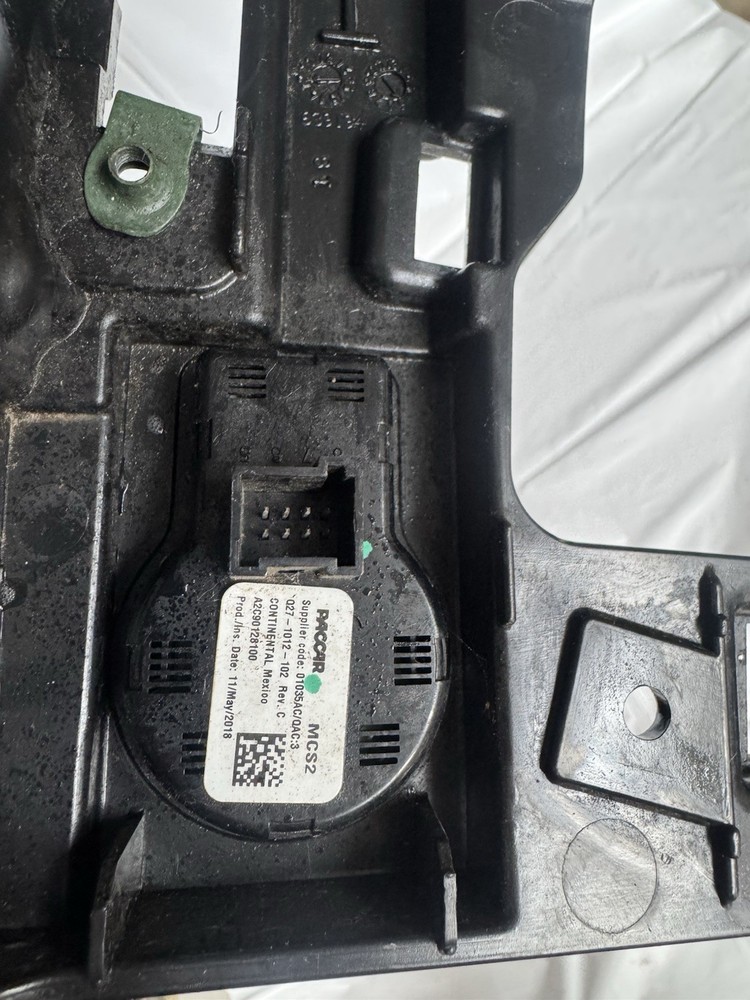 PACCAR Kenworth Peterbilt Dash Panel Frame S77-1039 OEM Dashboard Bezel