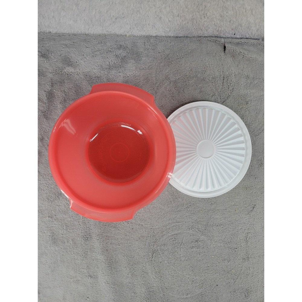 Vintage TUPPERWARE Servalier Bowl w/Starburst Lid Container Red