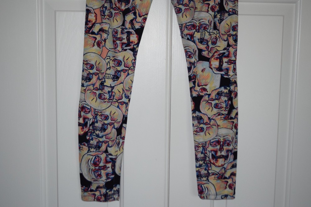 LuLaRoe Size One Size Multicolored Skull Design Leggings