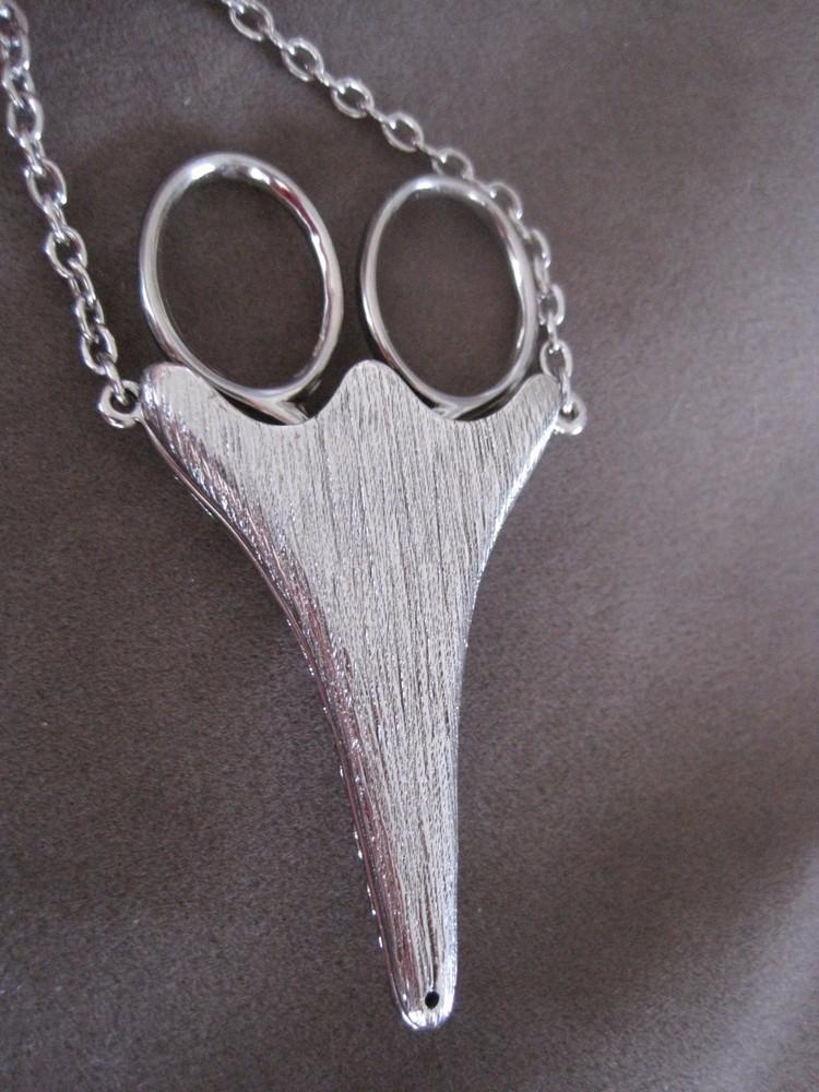 Necklace w/ Scissors Italy