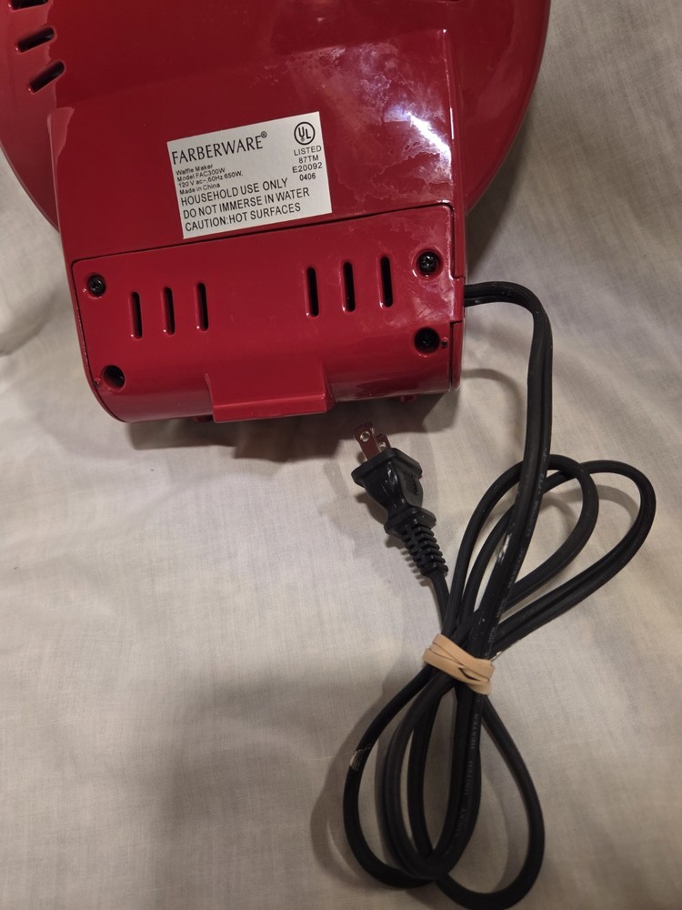 Waffle Maker Farberware Nonstick Used 1 Time Red Ctrl Bake Dial