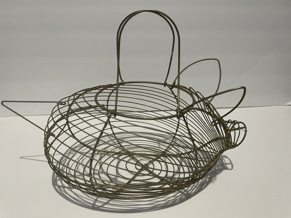 Wire Fresh Egg Gathering Basket Piglet Design