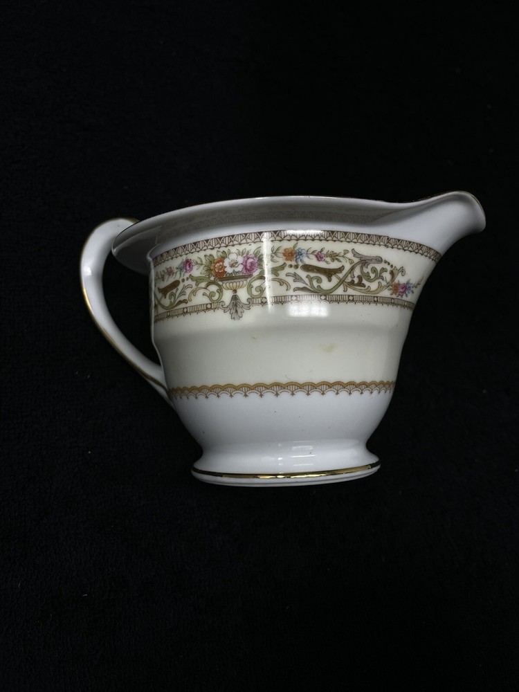 Noritake Medeci creamer 5002
