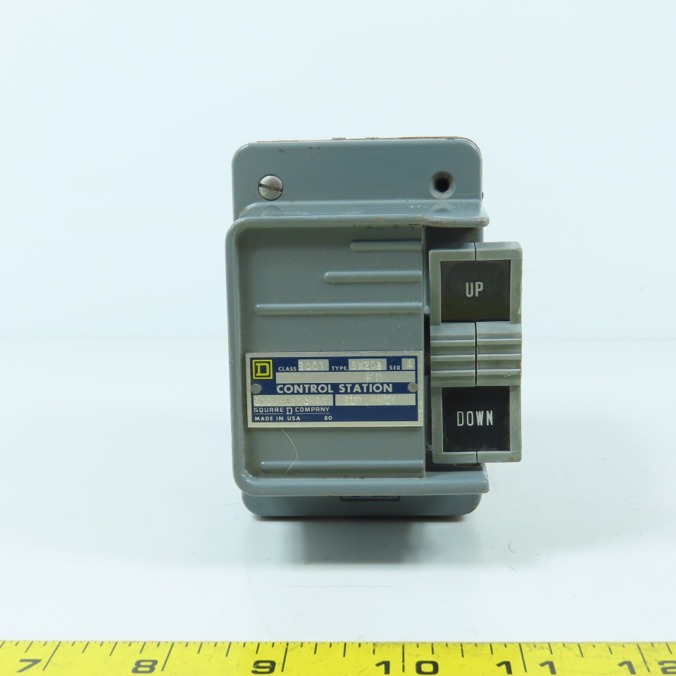 Square D BW208 FD 3-Position Spring Return Control Station Up/Down 600V