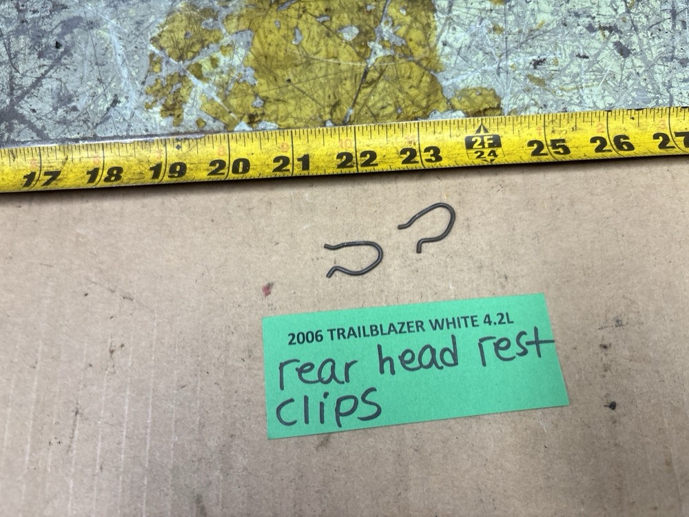 02-09 Trailblazer Rear Seat Fold Down HeadRest Clips