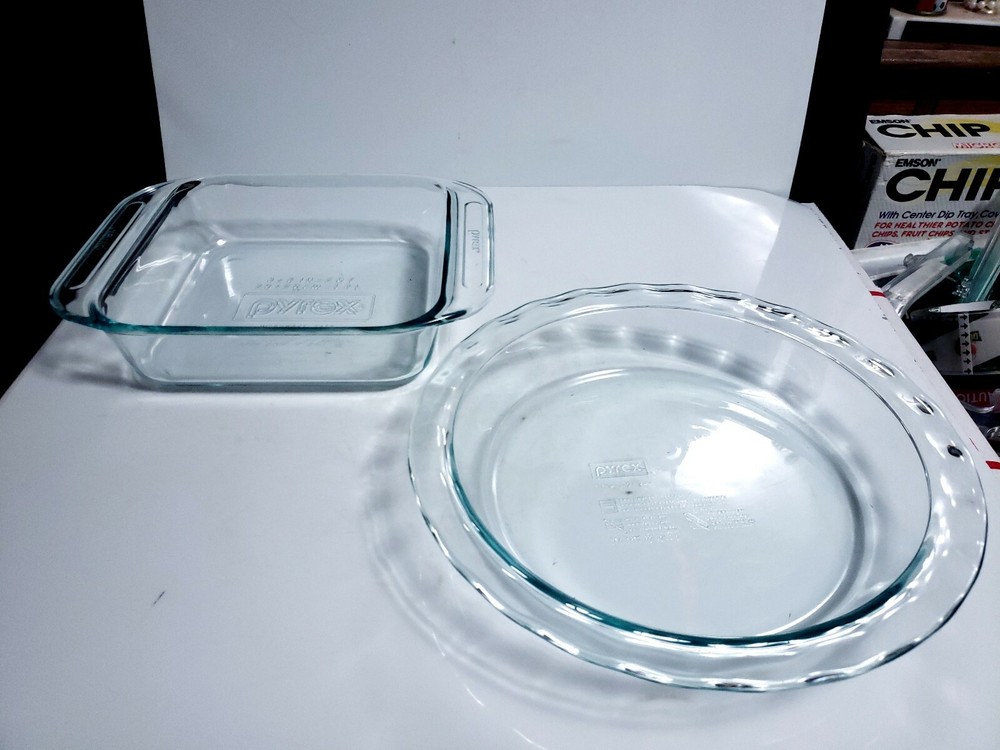 2 Pc PYREX Glass Bakeware Light Blue Tint - Square 2 Qt Baker, 9.5" Pie Plate