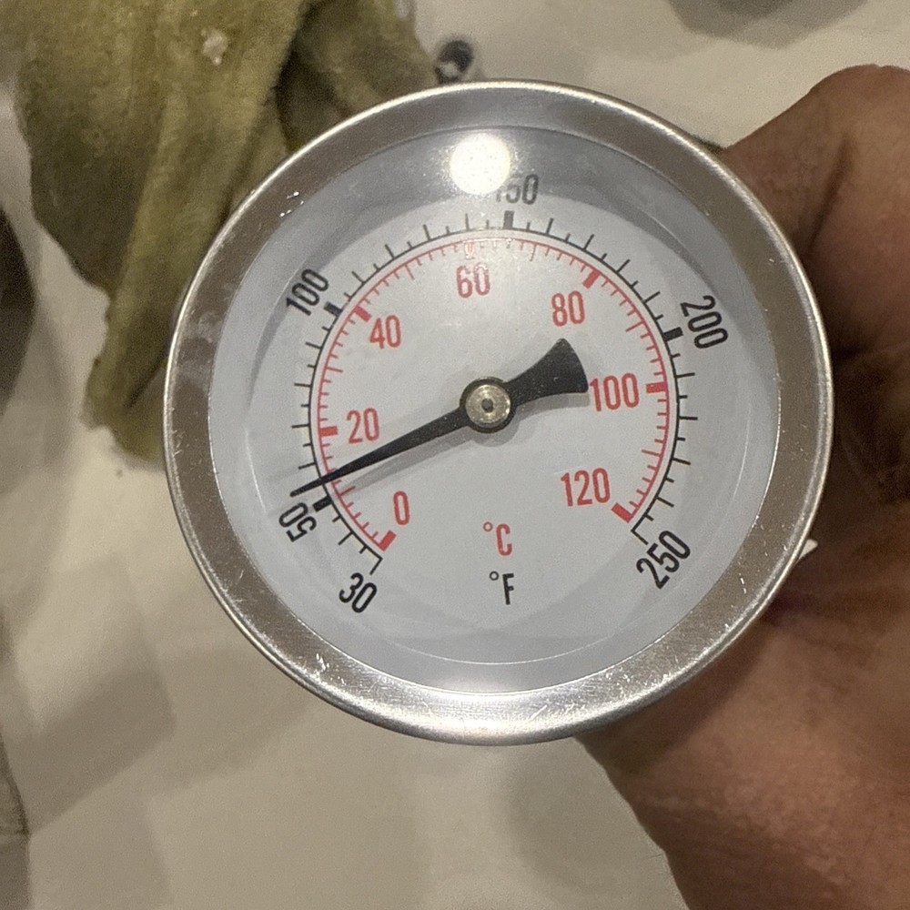 2-1/2” Dial 30-250F 1/2” MNPT Connection Thermometer