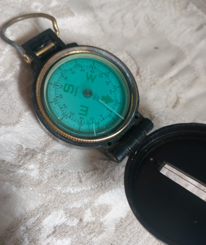 Engineer Compass Pocket Directional - Black Vintage