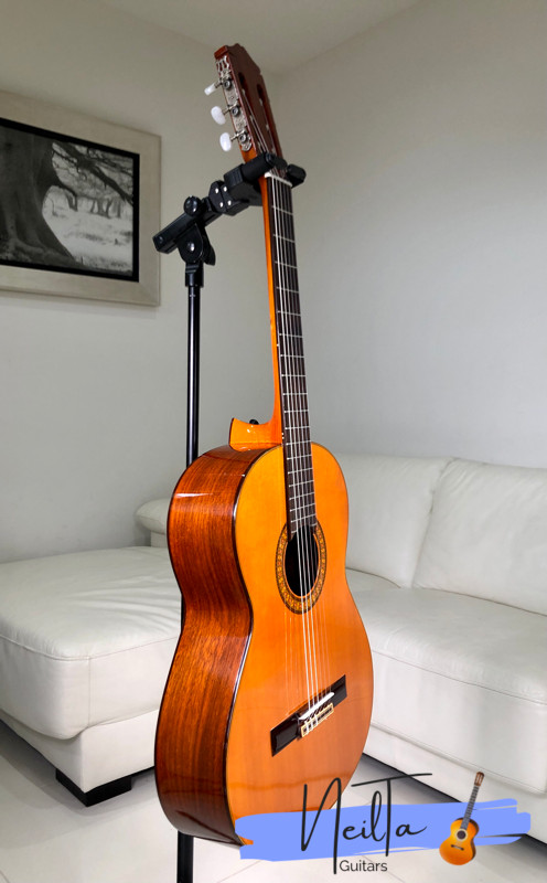 MORRIS M-15 CLASSICAL GUITAR 1970