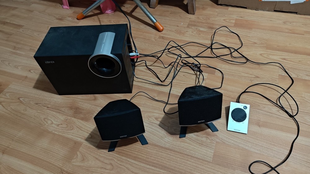 Edifier M1380 Black 2.1 28W Multimedia Speaker System