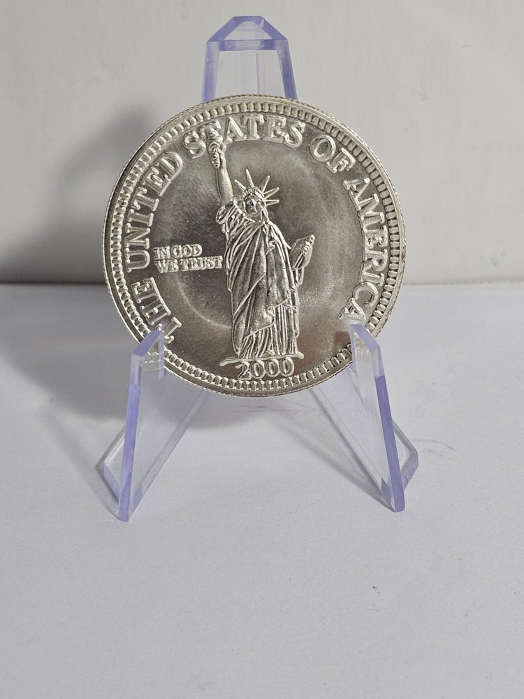 2000 1 OZ. .999 FINE SILVER LIBERTY ROUND