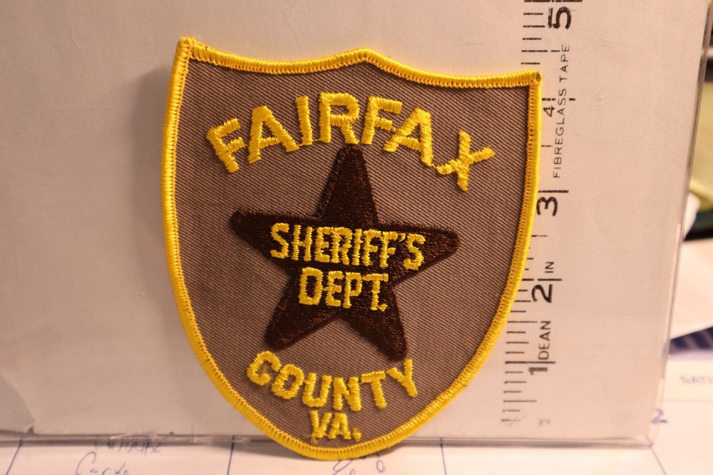 police patch   FAIRFAX COUNTY SHERIFF'S DEPT VIRGINIA  DARK STAR