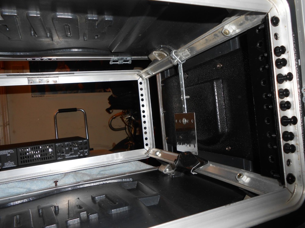 Gator G-SHOCK 4L Shockmount 4U Rack Case