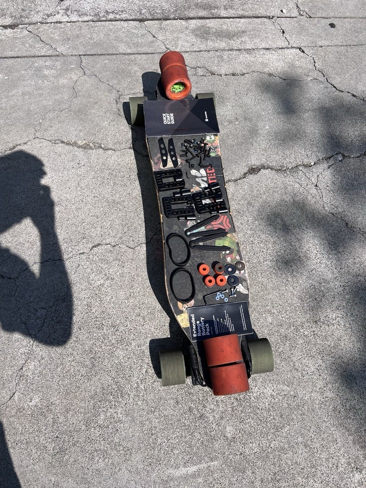 Boosted V2 Dual+Extended battery- Electric Skateboard - Black