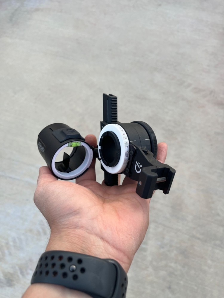 Black Dialed arxos sight. Picatinny mount