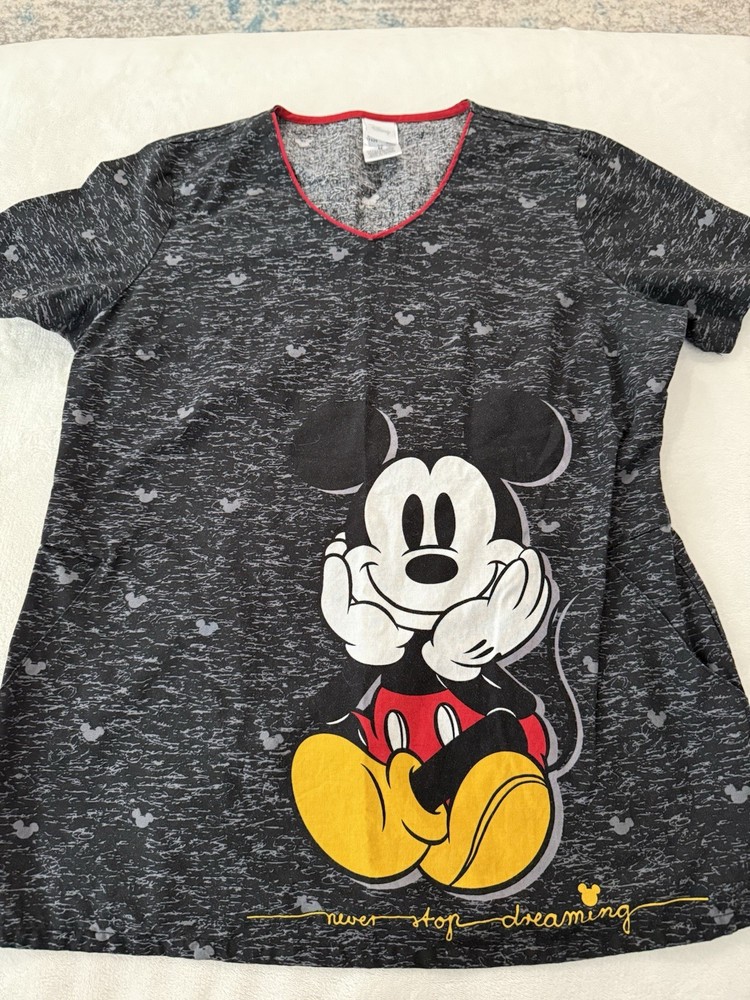 Disney Mickey Mouse Scrub Top Never Stop Dreaming Size Medium E71