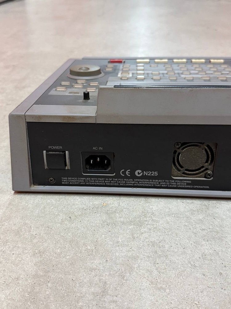 Roland VS-1680 Digital Studio Workstation Recorder Fully Tested + Case