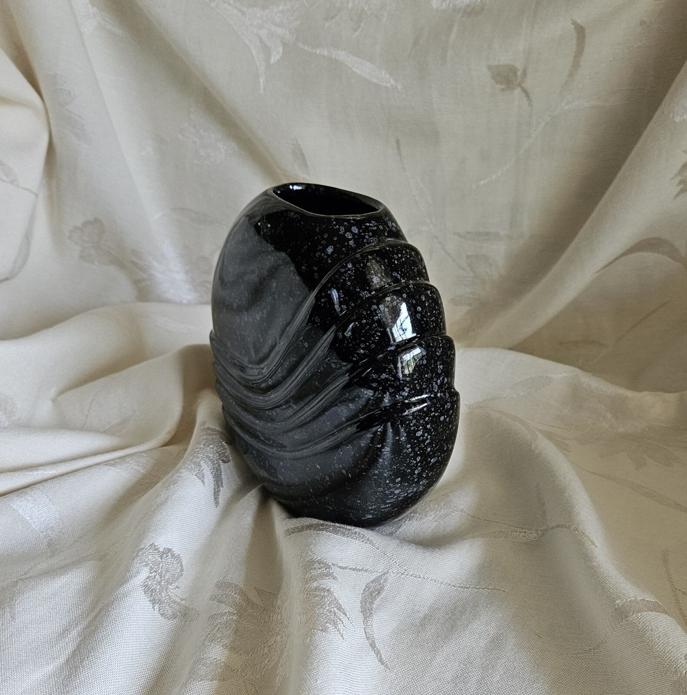 VINTAGE ARTMARK BLACK & GREY SPLATTER - SPECKLE - CIRCLE VASE