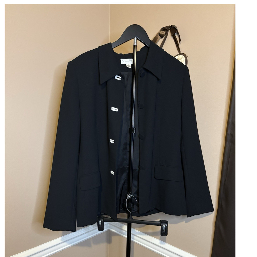Casual Corner women's jacket  Size 14 Button Collared