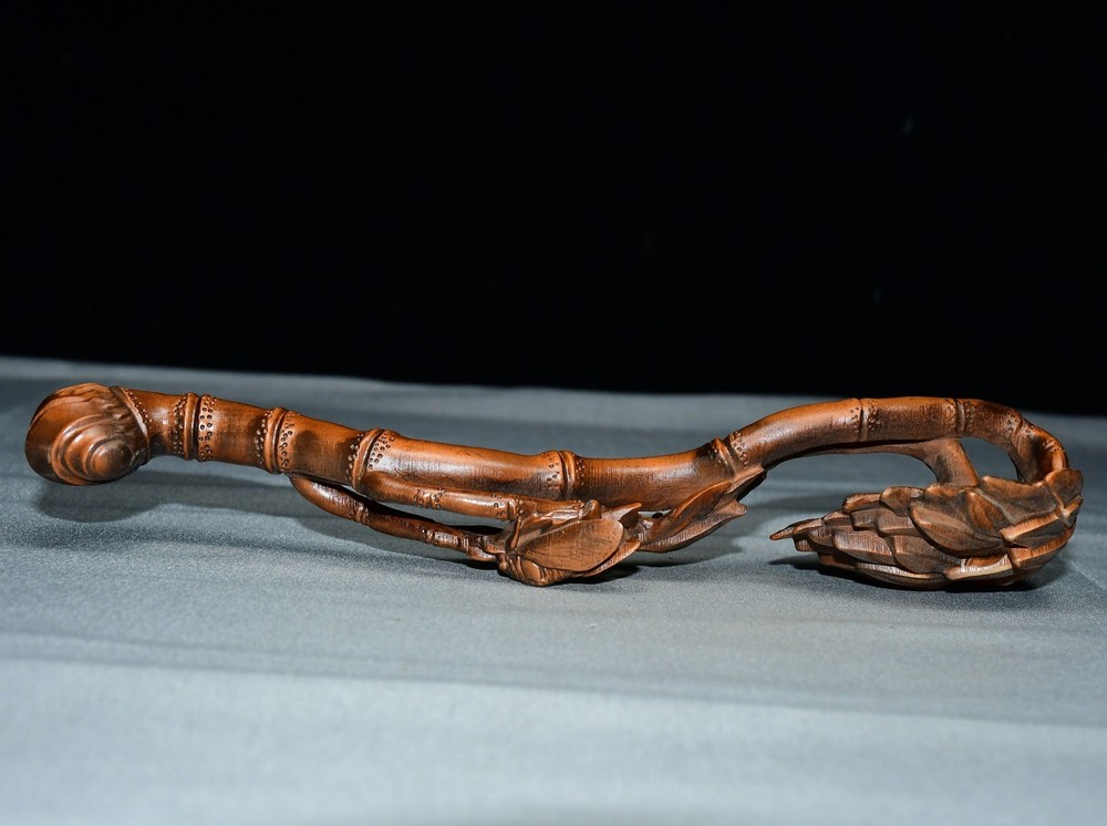 Exquisite Small Leaf Boxwood Bamboo Leaf Ruyi Ornament