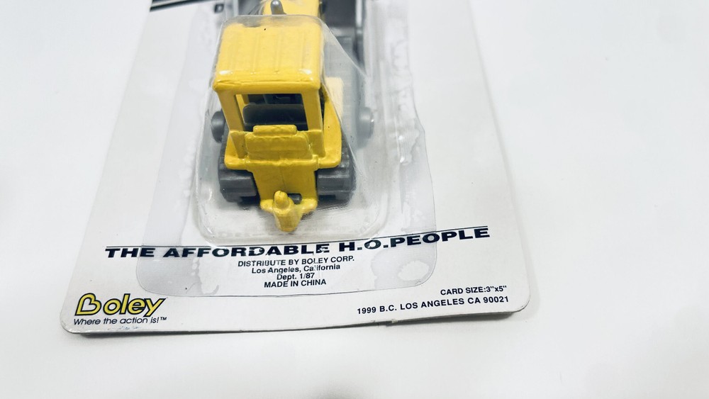 Boley #2001 Bulldozer with Canopy HO Scale