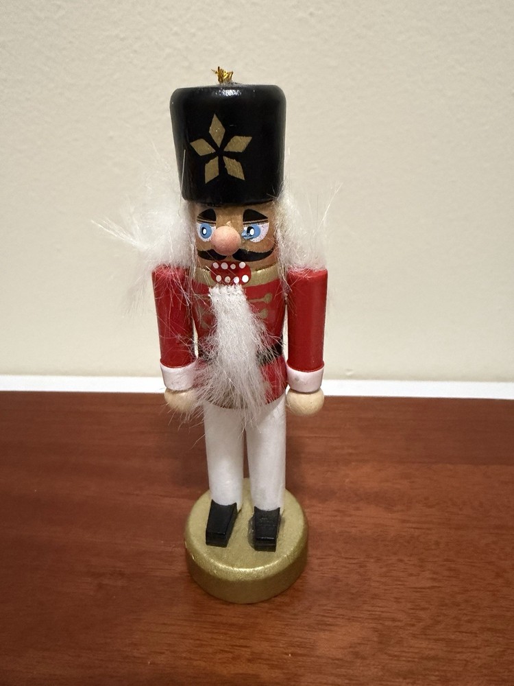 Modern Nutcracker Figurines Lot Of 6￼￼