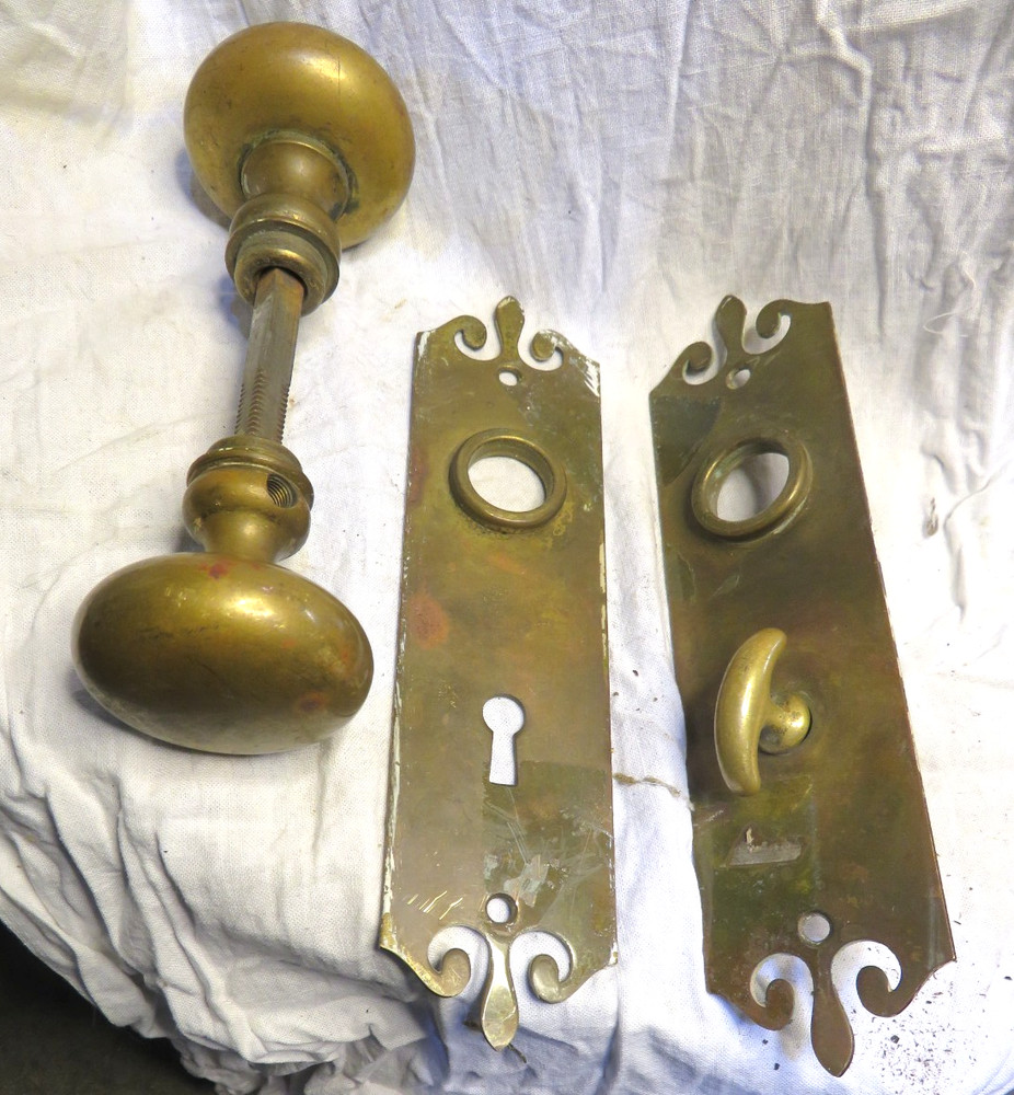 Antique Colonial 7" Brass Back Plates & Knob Set (160-A4)