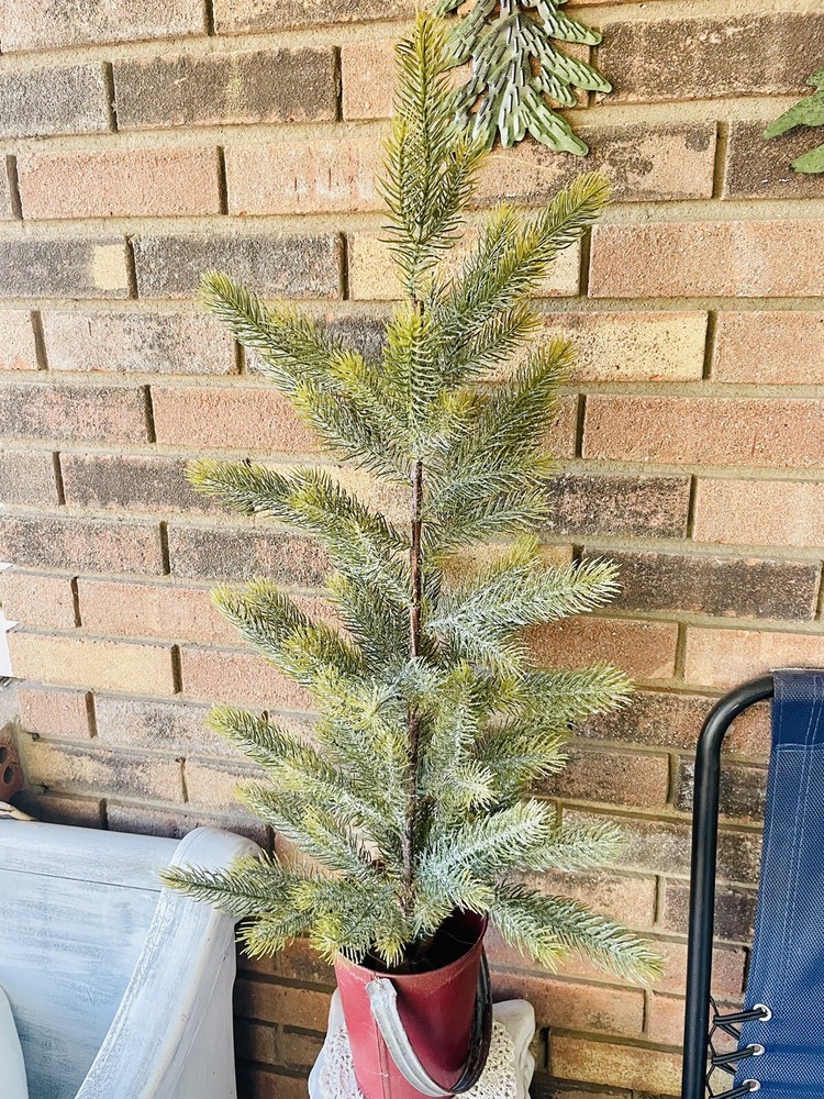 Snow Bristle Tree, Large 36 Inches