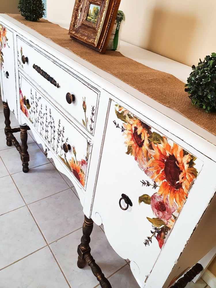 Chalkpainted Vintage Buffet Sideboard (Local Pick-up Only)