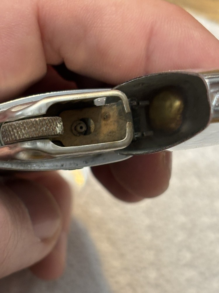 Vintage Ronson Black & Chromium Windlite Flip Top Lighter