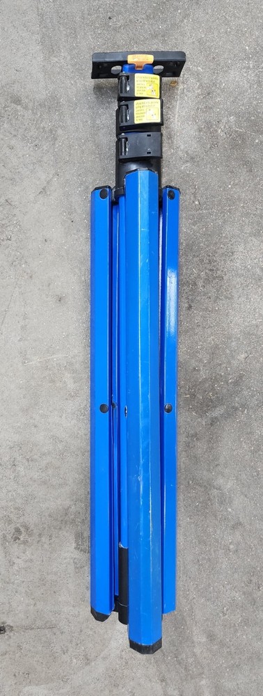 6FT LIGHT-DUTY TELESCOPING TRIPOD 48" BASE DIAMETER ADJUSTABLE HEIGHT