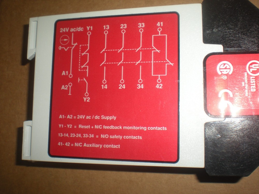 Banner Engineering ES-FA-6G Safety Relay for Emergency Stop Switch Module Unit