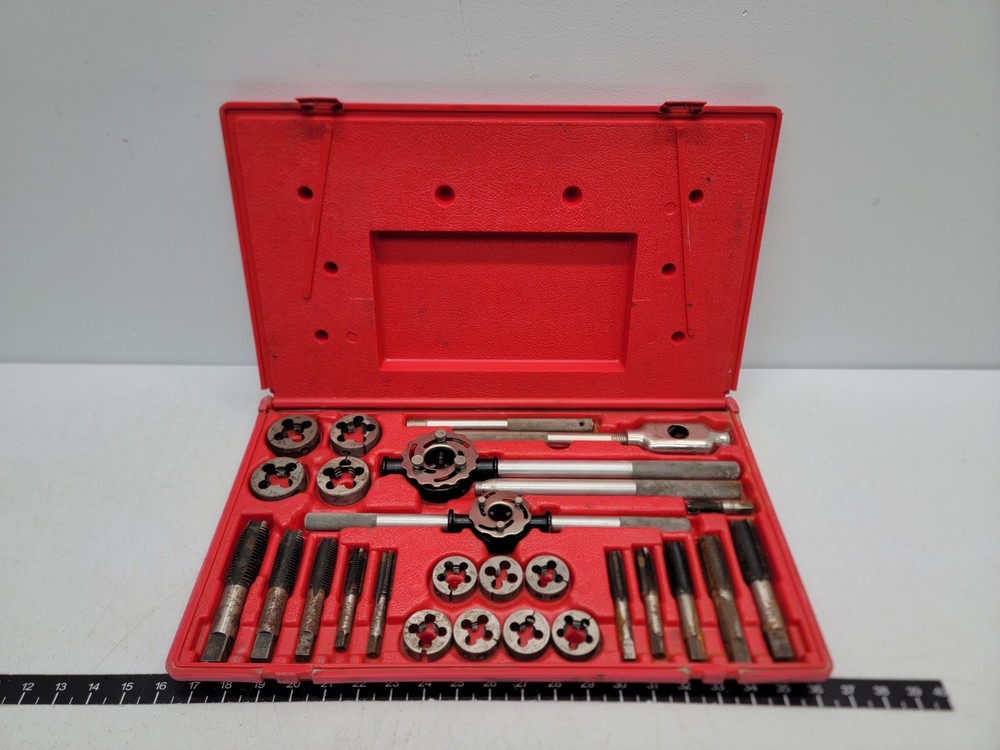 Snap-on Tools Tap and Die Set SAE