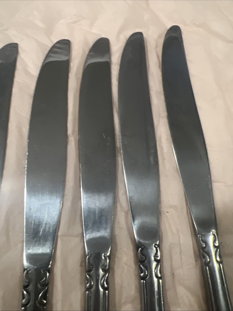 Oneida Northland Sirocco Mixed Stainless flatware 28 pc Set Jasmine Scroll