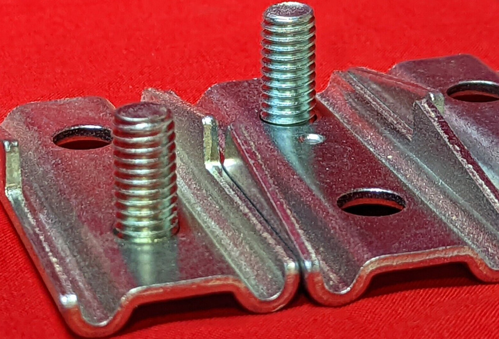 HOFFMAN ENCLOSURES MOUNTING FOOT KIT 62490