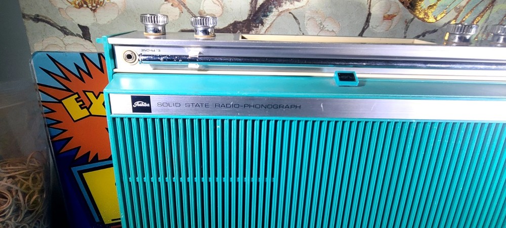 TOSHIBA GP-38 SOLID STATE RADIO-PHONOGRAPH