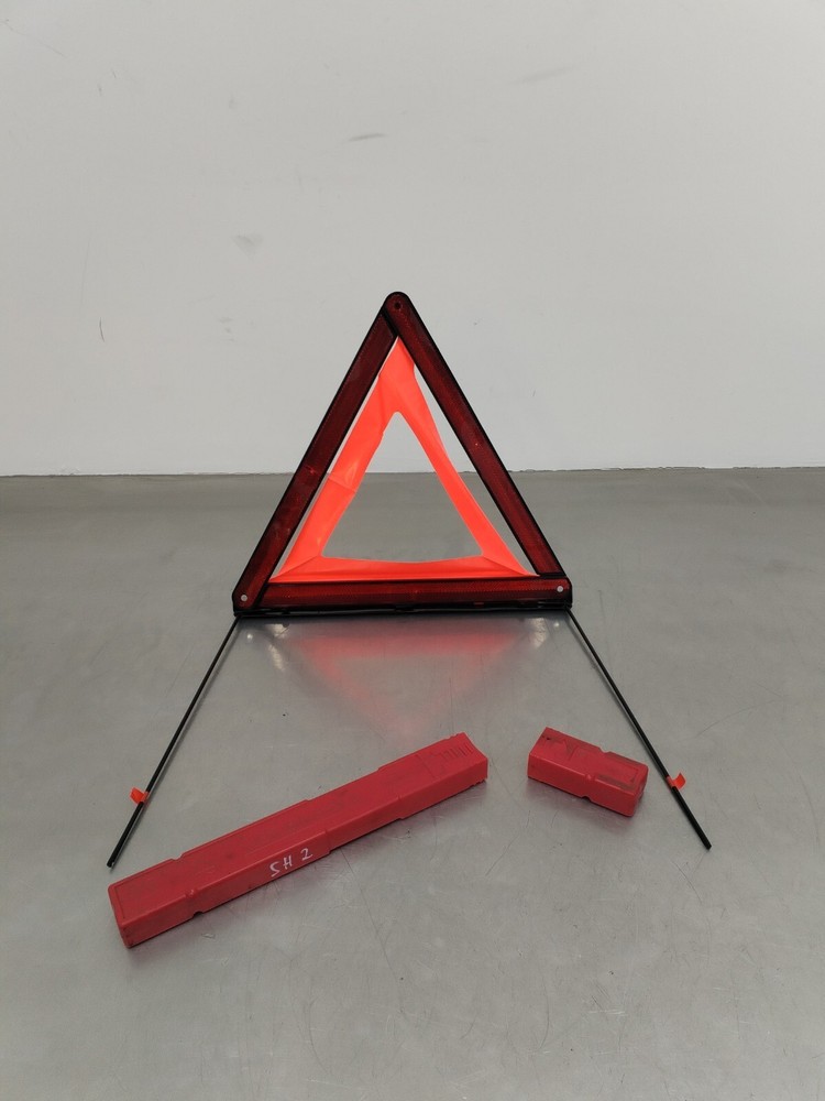 AUDI A3 A4 EMERGENCY HAZARD WARNING TRIANGLE 8K0860251