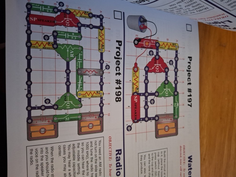 Elenco Snap Circuits Instruction Manuels Books 1 & 2 / 305 Experiments
