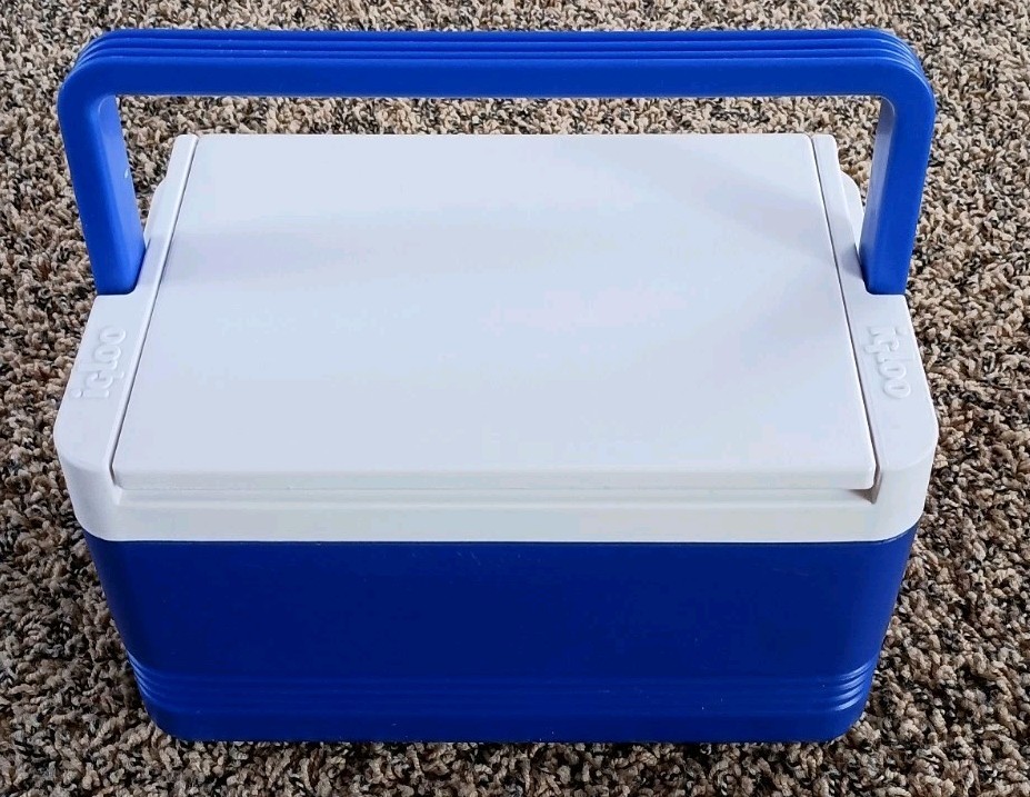 Igloo Six-Packer Hard Cooler Blue & White with Lid and Handle