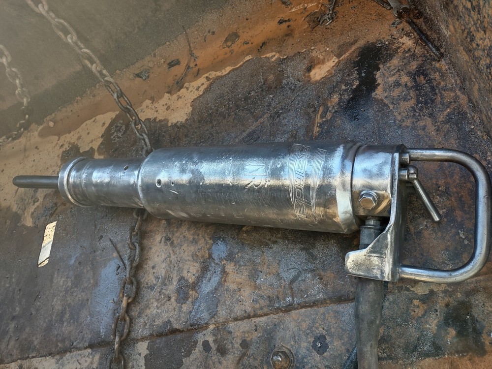 Elco Darda hydraulic rock splitter